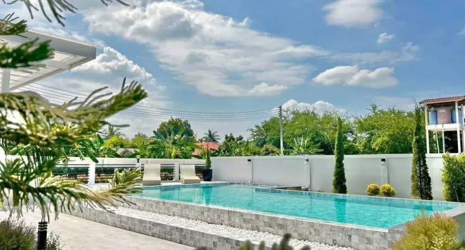 À vendre 4 chambres villa à East Pattaya, Pattaya
