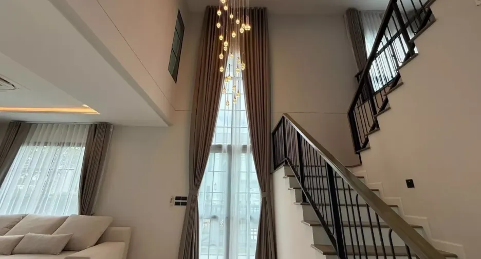 À louer et à vendre 4 chambres maison à Bang Phli, Samut Prakan