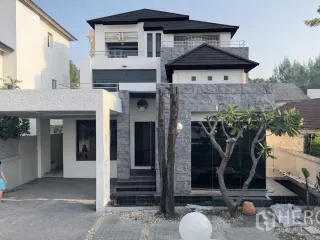 For rent 5 bedrooms house in Suan Luang, Bangkok