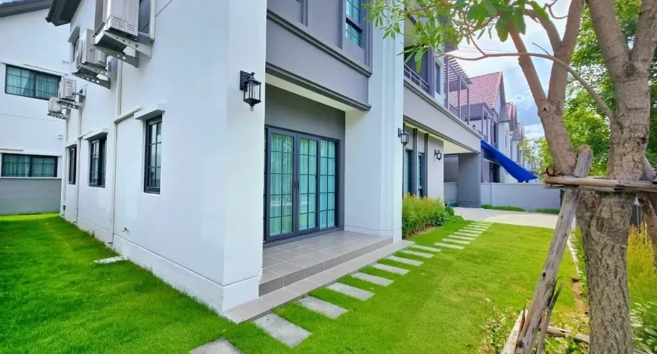 For rent 4 bedrooms house in Bang Phli, Samut Prakan