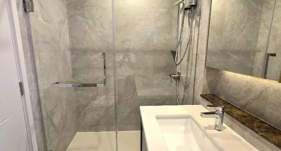 Haus zur Miete mit 5 Zimmer in Bang Phli, Samut Prakan