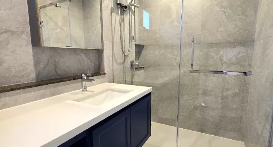 Haus zur Miete mit 5 Zimmer in Bang Phli, Samut Prakan