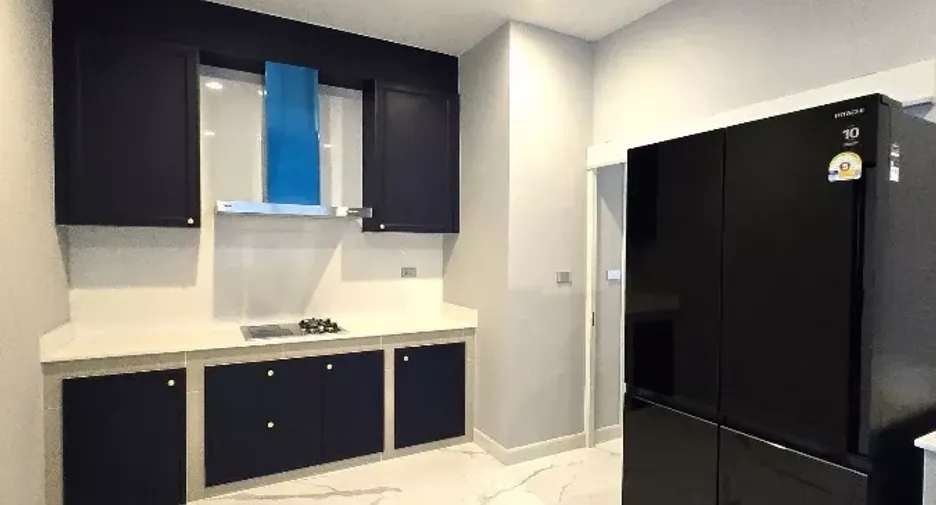 Haus zur Miete mit 5 Zimmer in Bang Phli, Samut Prakan