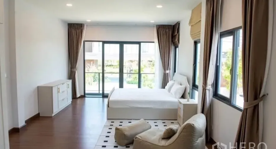 Casa en alquiler de 4 habitaciones en Bang Phli, Samut Prakan