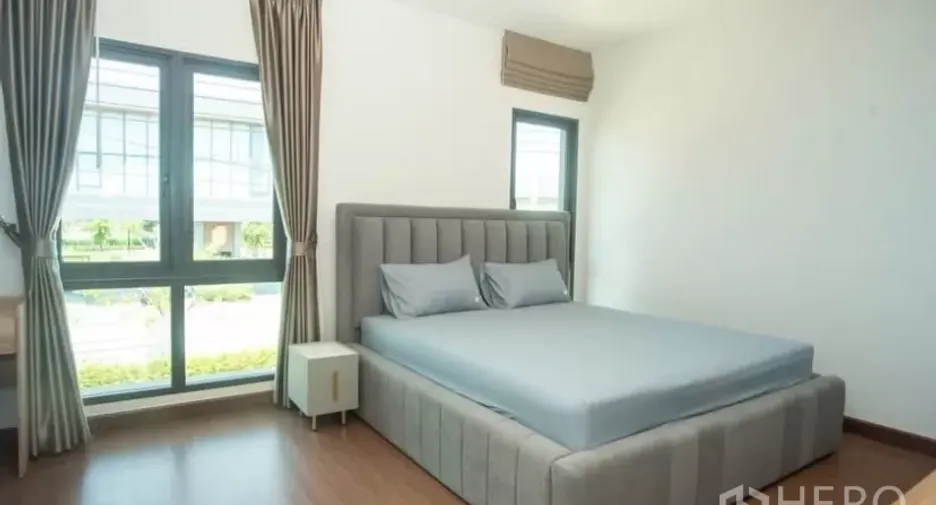 Casa en alquiler de 4 habitaciones en Bang Phli, Samut Prakan