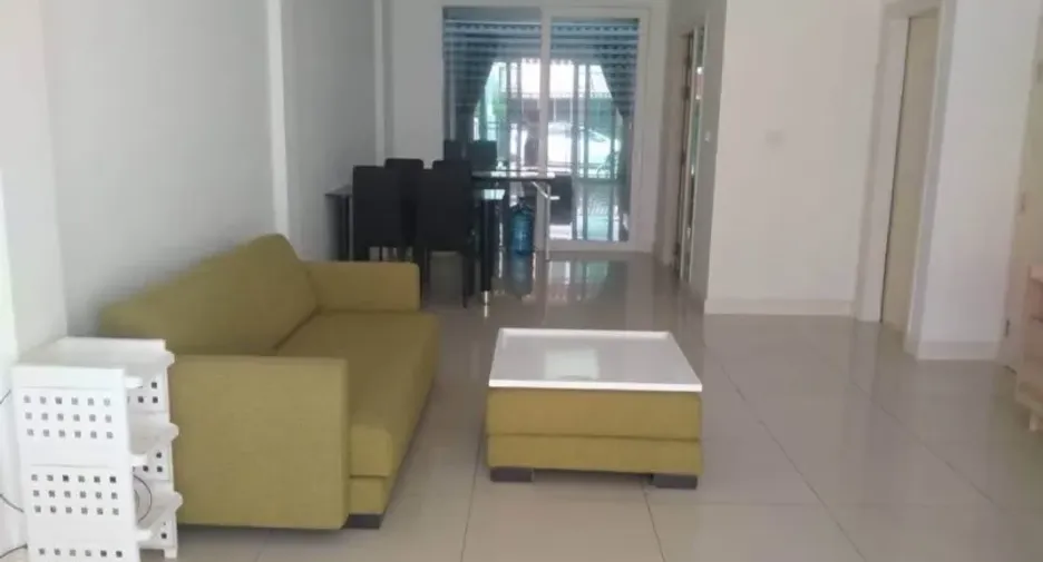 For rent 3 bedrooms townhouse in Wang Thonglang, Bangkok