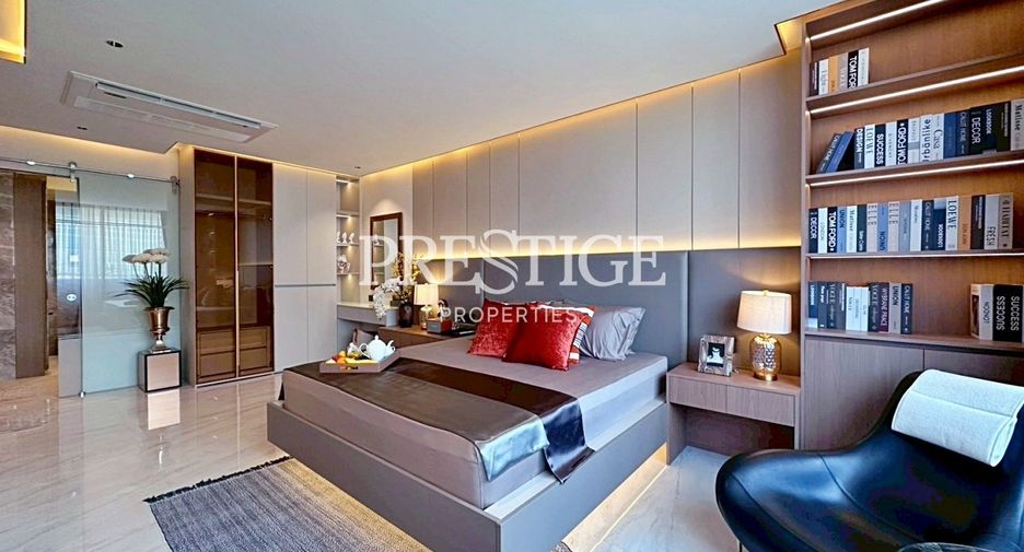 For sale 2 bedrooms condo in Pratumnak, Pattaya
