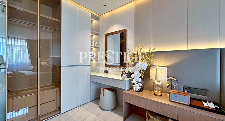 For sale 2 bedrooms condo in Pratumnak, Pattaya
