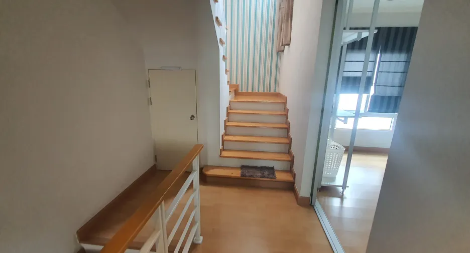 For sale 4 bedrooms townhouse in Wang Thonglang, Bangkok