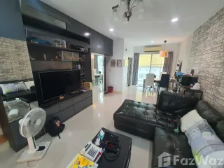 For sale 4 bedrooms townhouse in Wang Thonglang, Bangkok