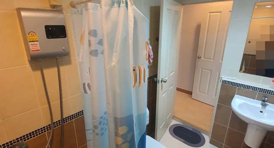 For sale 4 bedrooms townhouse in Wang Thonglang, Bangkok