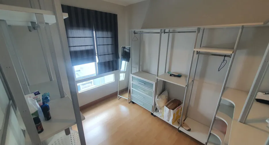 For sale 4 bedrooms townhouse in Wang Thonglang, Bangkok