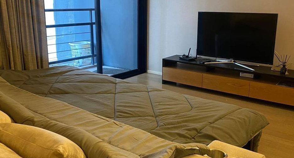 For sale 1 bed condo in Khlong Toei, Bangkok