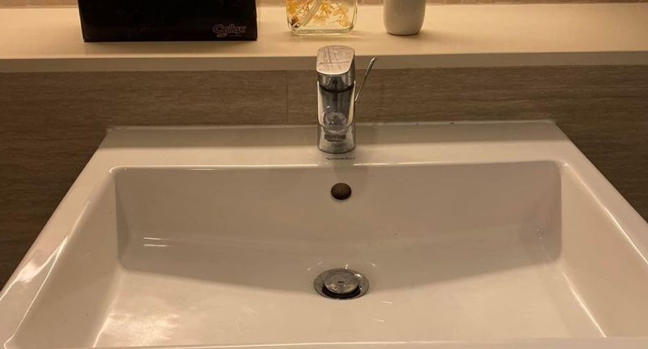For sale 1 bed condo in Khlong Toei, Bangkok