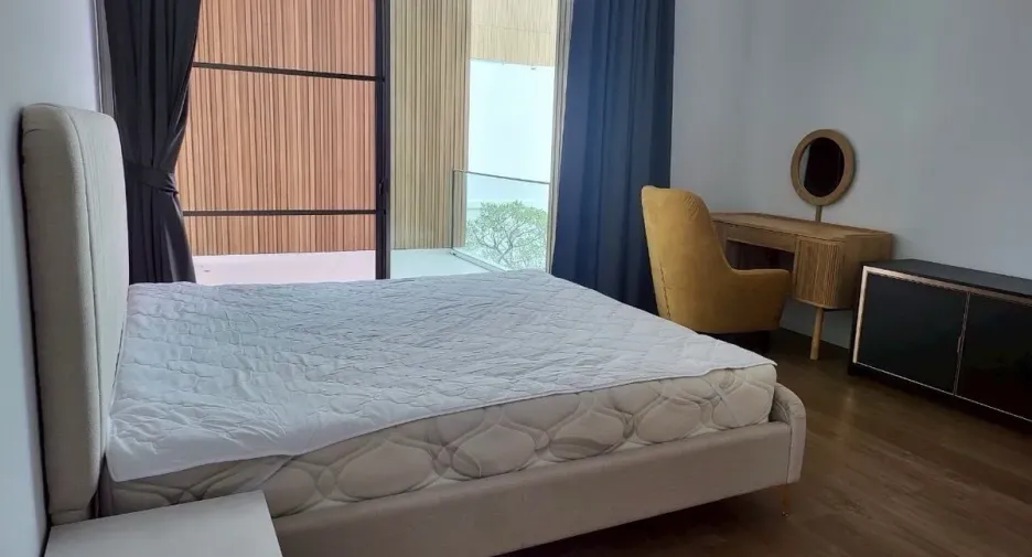 For rent 4 bedrooms house in Saphan Sung, Bangkok