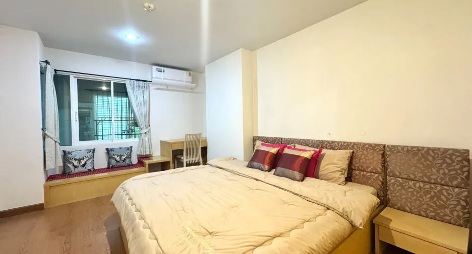 For sale 1 bed condo in Phra Khanong, Bangkok