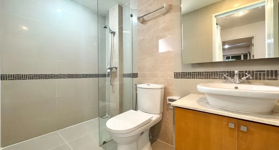 For sale 1 bed condo in Phra Khanong, Bangkok