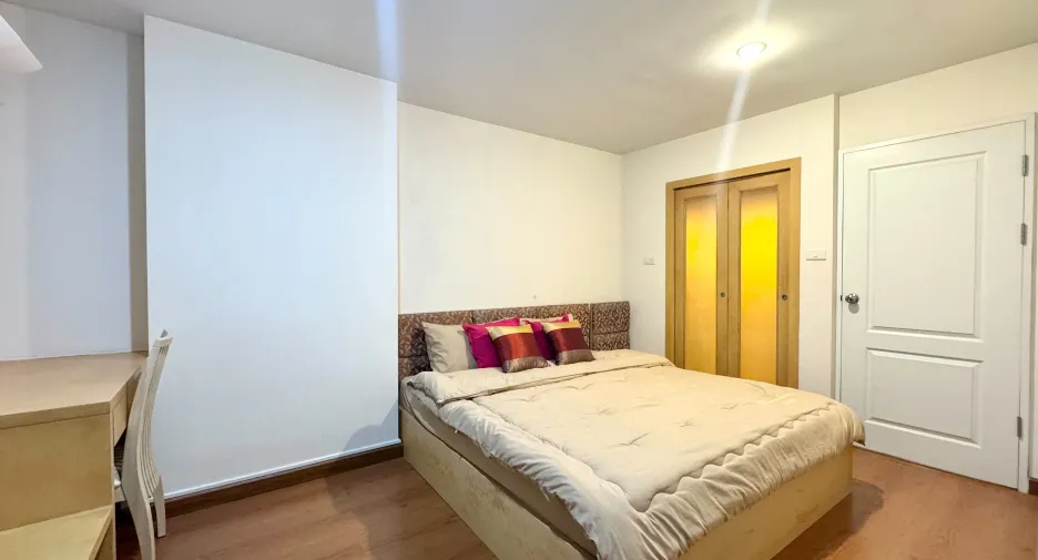 For sale 1 bed condo in Phra Khanong, Bangkok