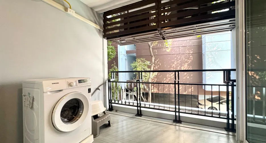 For sale 1 bed condo in Phra Khanong, Bangkok