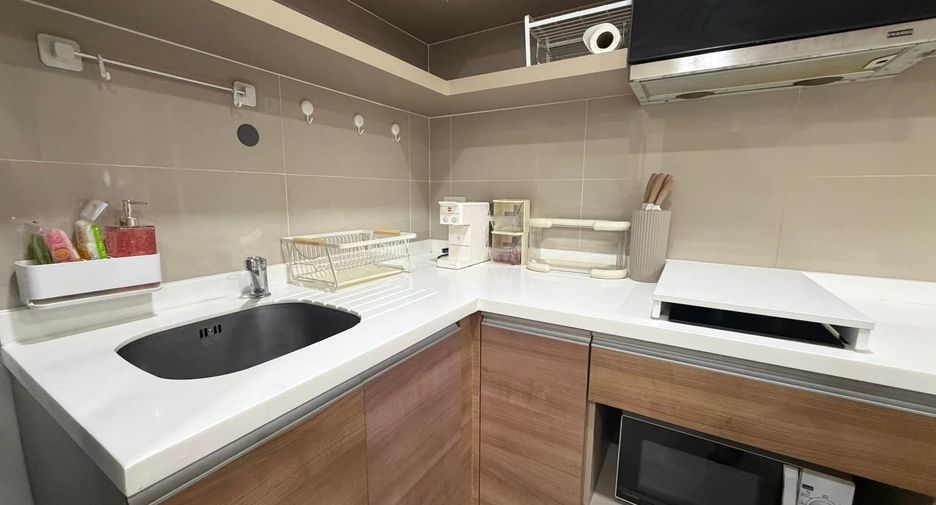 For rent 2 ベッドルーム condo in Phra Khanong, Bangkok