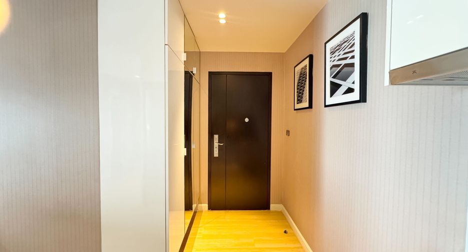 For sale 2 ベッドルーム condo in Phra Khanong, Bangkok