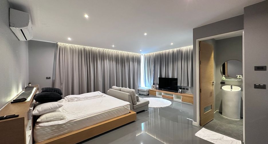 For rent 3 bedrooms villa in Mueang Phuket, Phuket