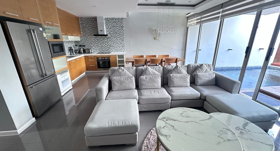 For rent 3 bedrooms villa in Mueang Phuket, Phuket