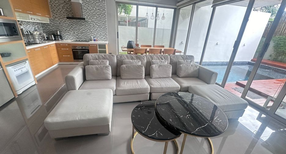 For rent 3 bedrooms villa in Mueang Phuket, Phuket