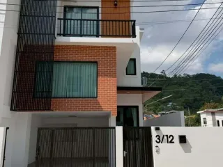 Haus zur Miete mit 3 Zimmer in Kathu, Phuket