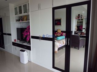 出租 和 出售 2 卧室 公寓 在 Bang Lamung, Chon Buri
