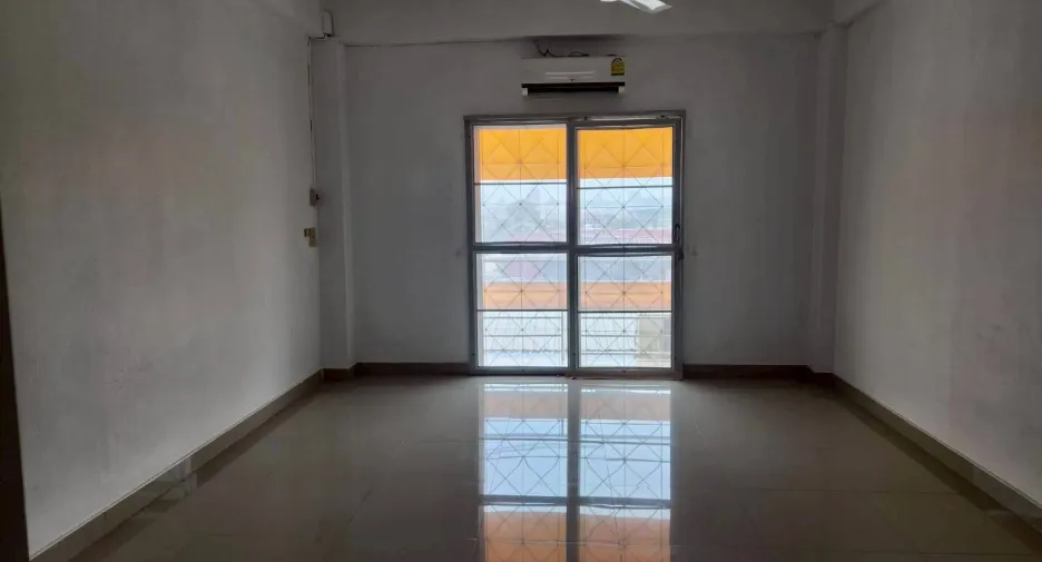 À vendre 3 chambres local commercial à East Pattaya, Pattaya