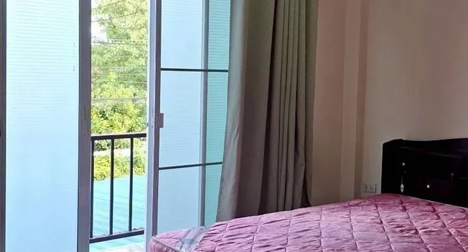 For rent 2 bedrooms townhouse in Mueang Chiang Mai, Chiang Mai