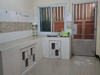Casa adosada en alquiler de 2 habitaciones en Mueang Chiang Mai, Chiang Mai