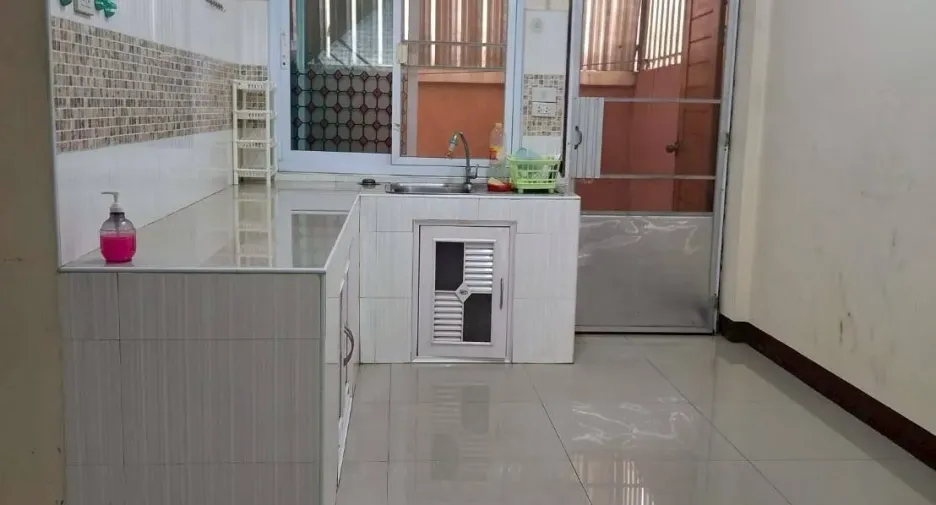 For rent 2 bedrooms townhouse in Mueang Chiang Mai, Chiang Mai