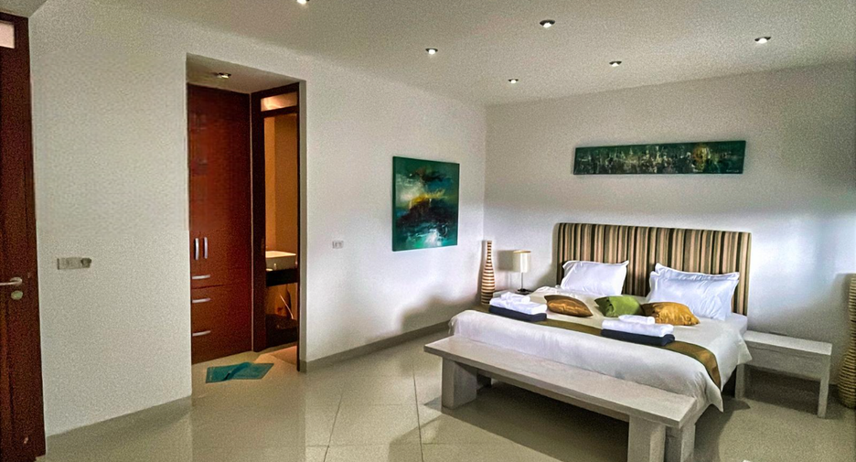For sale 3 bedrooms condo in Thalang, Phuket