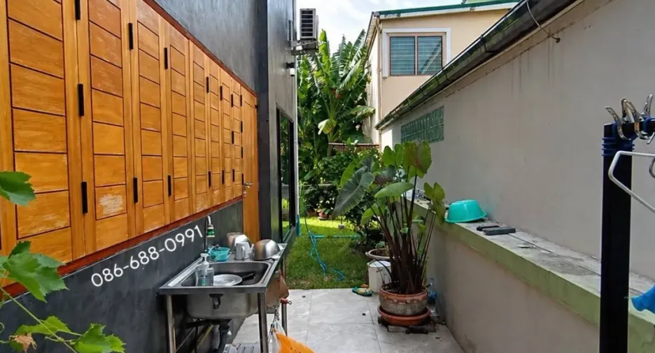 Haus zum Kauf mit 4 Zimmer in Bang Kruai, Nonthaburi