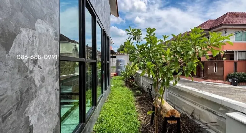 Haus zum Kauf mit 4 Zimmer in Bang Kruai, Nonthaburi