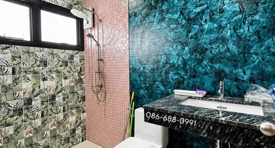 Haus zum Kauf mit 4 Zimmer in Bang Kruai, Nonthaburi