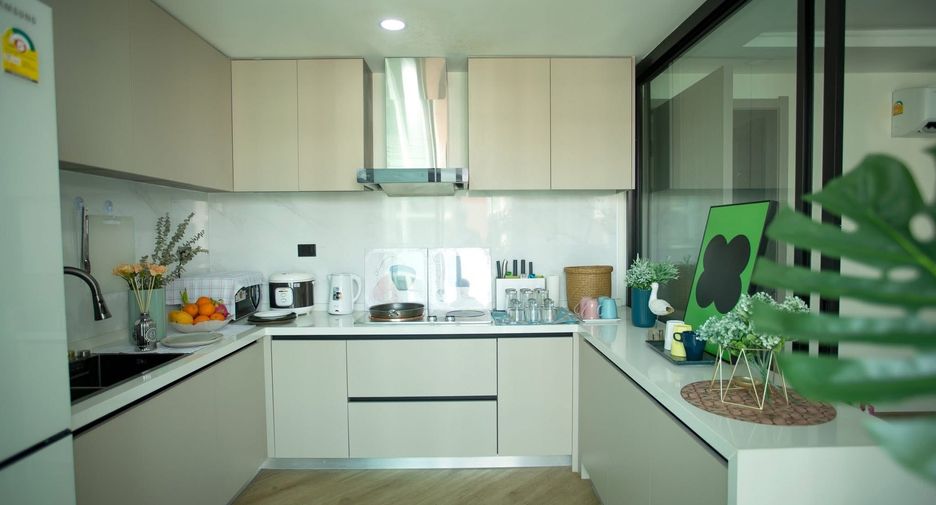 For rent 4 bedrooms condo in Mueang Chiang Mai, Chiang Mai