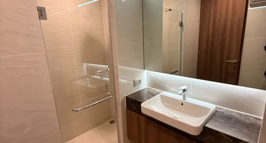 For rent 3 bedrooms condo in Watthana, Bangkok
