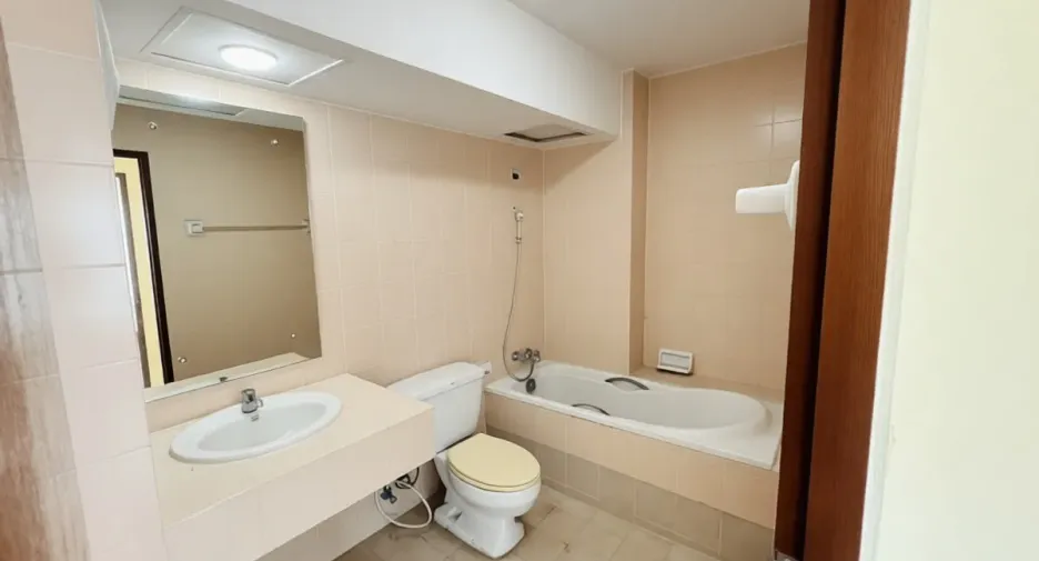 For rent 2 bedrooms condo in Suan Luang, Bangkok
