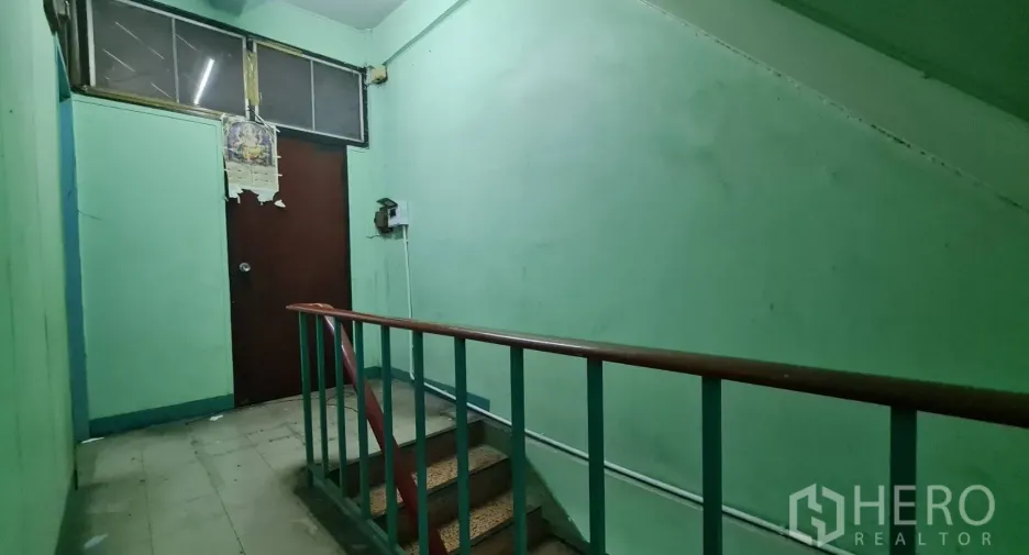 For rent and for sale 2 bedrooms retail Space in Watthana, Bangkok