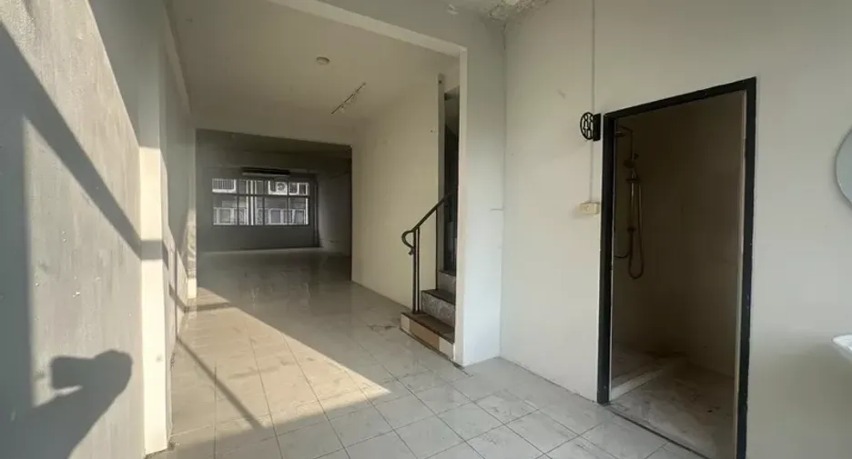 Gewerbefläche zur Miete in Khlong Toei, Bangkok