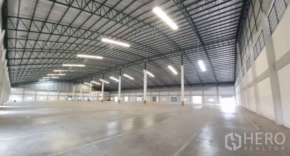 Almacén en alquiler en Mueang Samut Prakan, Samut Prakan