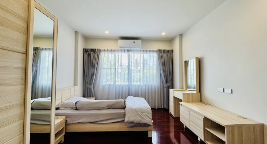 À louer 3 chambres maison à Mueang Phuket, Phuket