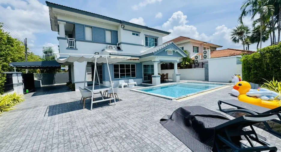 À louer 3 chambres maison à Mueang Phuket, Phuket