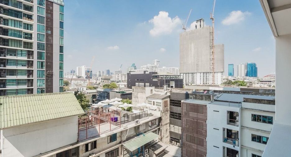 For rent 1 bed condo in Watthana, Bangkok