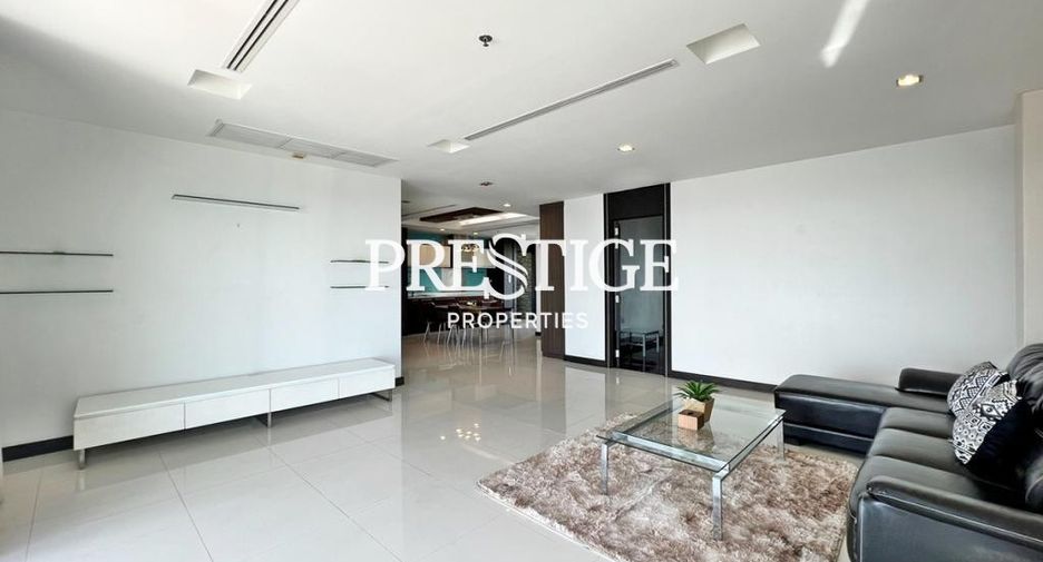 For rent 2 bedrooms condo in North Pattaya, Pattaya