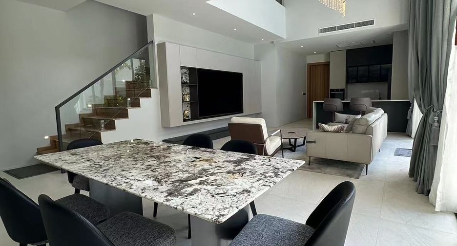 For rent 5 bedrooms villa in Mueang Phuket, Phuket