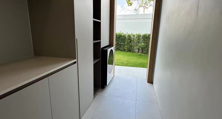 For rent 5 bedrooms villa in Mueang Phuket, Phuket